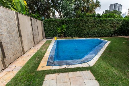 Casa de condomínio à venda com 385m², 2 quartos e 5 vagas Casa de condomínio à venda com 385m², 2 quartos e 5 vagasPiscina