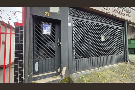 Casa para alugar com 100m², 3 quartos e 1 vaga Casa para alugar com 100m², 3 quartos e 1 vagaFachada