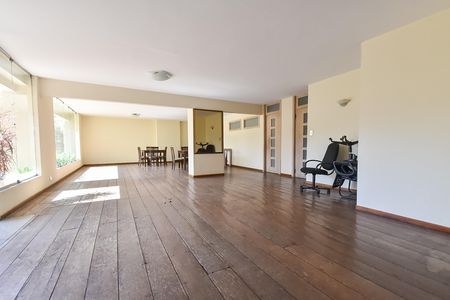 Apartamento à venda com 320m², 3 quartos e 2 vagasÁrea comum - Salão de festas