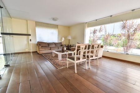 Apartamento à venda com 320m², 3 quartos e 2 vagasHall social