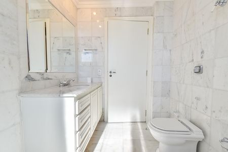 Apartamento à venda com 320m², 3 quartos e 2 vagasBanheiro social