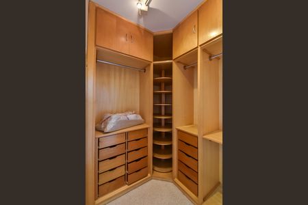 Apartamento à venda com 320m², 3 quartos e 2 vagasCloset do quarto 1
