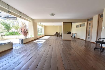Apartamento à venda com 320m², 3 quartos e 2 vagasÁrea comum - Salão de festas