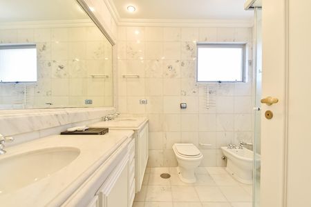 Apartamento à venda com 320m², 3 quartos e 2 vagasBanheiro da suíte