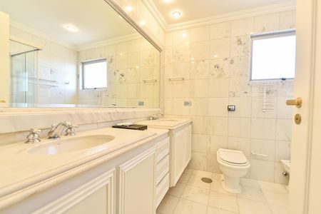 Apartamento à venda com 320m², 3 quartos e 2 vagasBanheiro da suíte