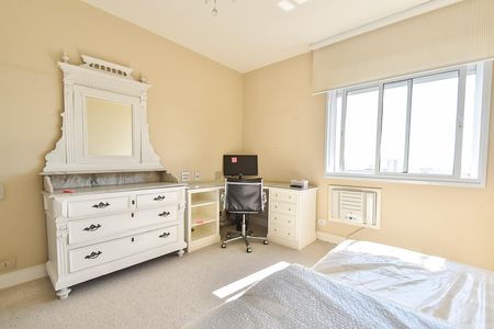 Apartamento à venda com 320m², 3 quartos e 2 vagasQuarto 2