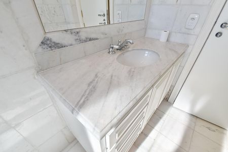 Apartamento à venda com 320m², 3 quartos e 2 vagasBanheiro social