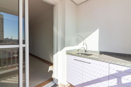 Sacada de apartamento para alugar com 3 quartos, 62m² em Km 18, Osasco