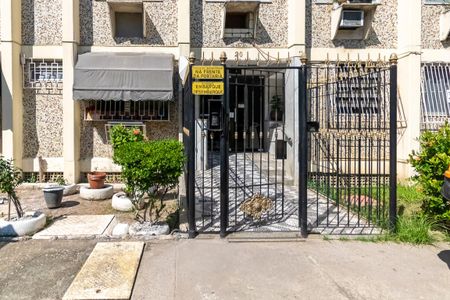 Apartamento para alugar com 50m², 2 quartos e 1 vagaFachada da entrada do Bloco