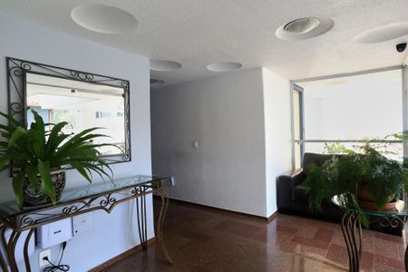 Apartamento para alugar com 72m², 2 quartos e 1 vagaHall