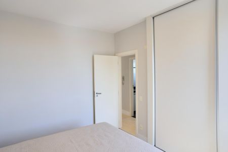 Apartamento para alugar com 72m², 2 quartos e 1 vagaQuarto