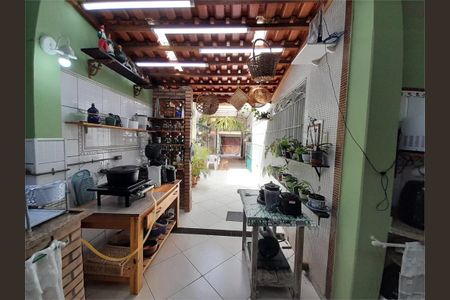 Casa à venda com 3 quartos, 310m² em Jardim São Paulo, São Paulo