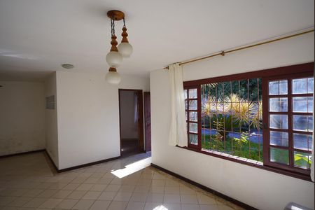 Sala de casa de condomínio à venda com 4 quartos, 127m² em Hípica, Porto Alegre