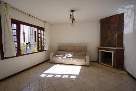 Sala de casa de condomínio à venda com 4 quartos, 127m² em Hípica, Porto Alegre