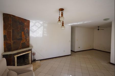 Sala de casa de condomínio à venda com 4 quartos, 127m² em Hípica, Porto Alegre