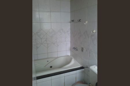 Casa à venda com 289m², 2 quartos e 3 vagas Casa à venda com 289m², 2 quartos e 3 vagasBanheiro