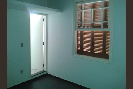 Casa à venda com 289m², 2 quartos e 3 vagas Casa à venda com 289m², 2 quartos e 3 vagasQuarto