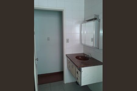 Casa à venda com 289m², 2 quartos e 3 vagas Casa à venda com 289m², 2 quartos e 3 vagasBanheiro