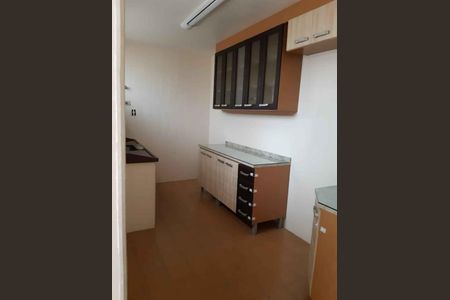 Casa à venda com 289m², 2 quartos e 3 vagas Casa à venda com 289m², 2 quartos e 3 vagasCozinha