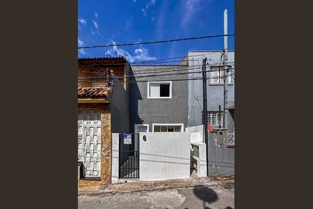 Casa para alugar com 90m², 2 quartos e 1 vaga Casa para alugar com 90m², 2 quartos e 1 vagaFachada