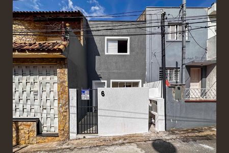 Casa para alugar com 90m², 2 quartos e 1 vaga Casa para alugar com 90m², 2 quartos e 1 vagaFachada