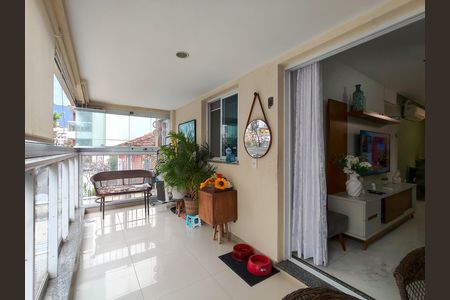Apartamento à venda com 81m², 3 quartos e 1 vaga Apartamento à venda com 81m², 3 quartos e 1 vagaVaranda da Sala
