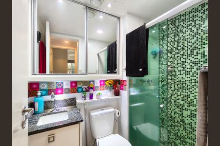 Apartamento à venda com 81m², 3 quartos e 1 vaga Apartamento à venda com 81m², 3 quartos e 1 vagaBanheiro Corredor