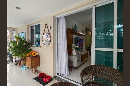 Apartamento à venda com 81m², 3 quartos e 1 vaga Apartamento à venda com 81m², 3 quartos e 1 vagaVaranda da Sala