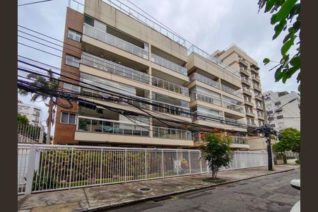 Apartamento à venda com 81m², 3 quartos e 1 vaga Apartamento à venda com 81m², 3 quartos e 1 vagaFachada e portaria