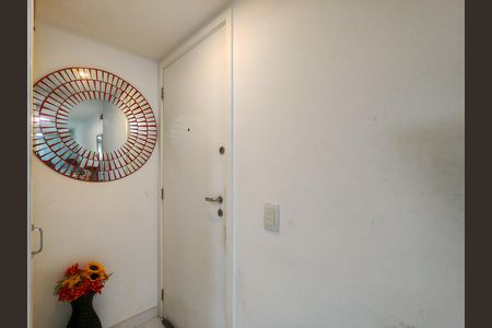 Apartamento à venda com 81m², 3 quartos e 1 vaga Apartamento à venda com 81m², 3 quartos e 1 vagaEntrada