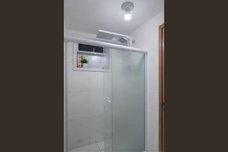 Banheiro de apartamento para alugar com 2 quartos, 55m² em Pernambués, Salvador