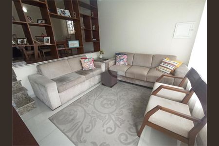 Casa à venda com 3 quartos, 223m² em Parada Inglesa, São Paulo