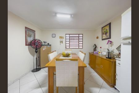 Casa à venda com 208m², 4 quartos e 3 vagasCopa e Cozinha