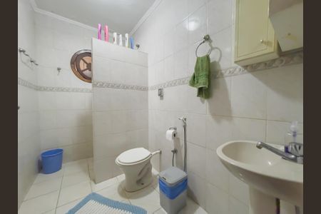 Casa à venda com 208m², 4 quartos e 3 vagasBanheiro 2