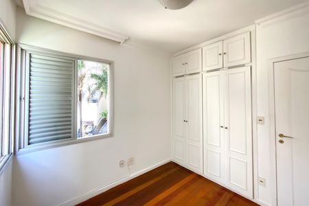 Apartamento à venda com 110m², 3 quartos e 2 vagasQuarto 2