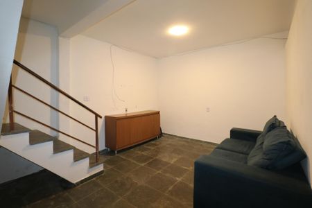 Casa para alugar com 100m², 1 quarto e sem vaga Casa para alugar com 100m², 1 quarto e sem vagaSala
