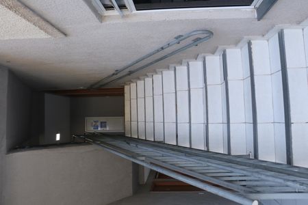 Apartamento para alugar com 50m², 2 quartos e sem vagaEscada