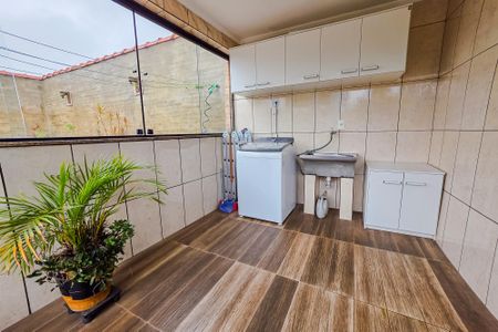 Casa à venda com 230m², 3 quartos e 2 vagas