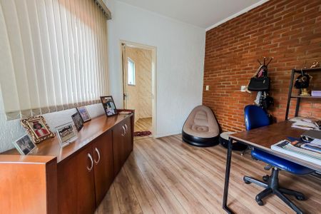 Casa à venda com 230m², 3 quartos e 2 vagas