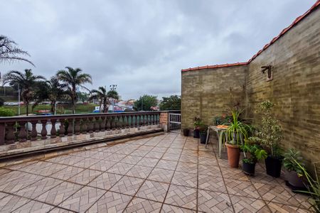 Casa à venda com 230m², 3 quartos e 2 vagas