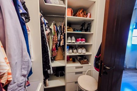 Casa à venda com 230m², 3 quartos e 2 vagas