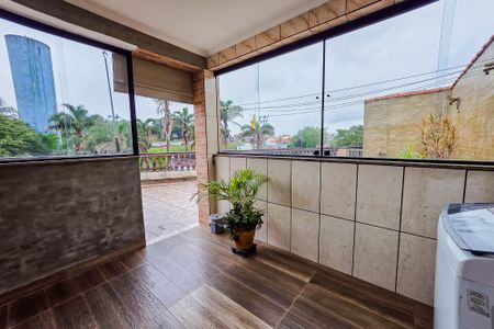 Casa à venda com 230m², 3 quartos e 2 vagas
