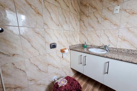 Casa à venda com 230m², 3 quartos e 2 vagas