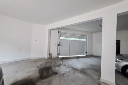 Casa à venda com 230m², 3 quartos e 2 vagas