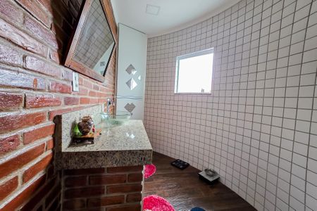Casa à venda com 230m², 3 quartos e 2 vagas
