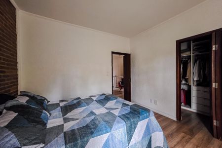 Casa à venda com 230m², 3 quartos e 2 vagas