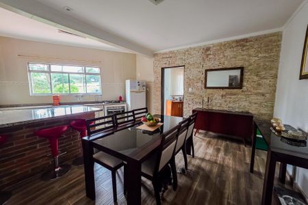 Casa à venda com 230m², 3 quartos e 2 vagas