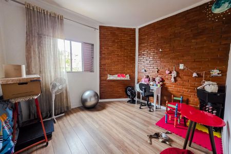 Casa à venda com 230m², 3 quartos e 2 vagas