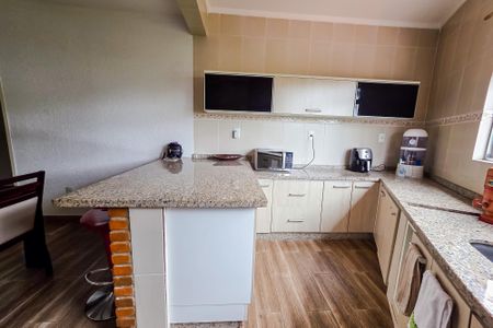 Casa à venda com 230m², 3 quartos e 2 vagas