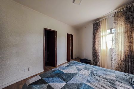 Casa à venda com 230m², 3 quartos e 2 vagas
